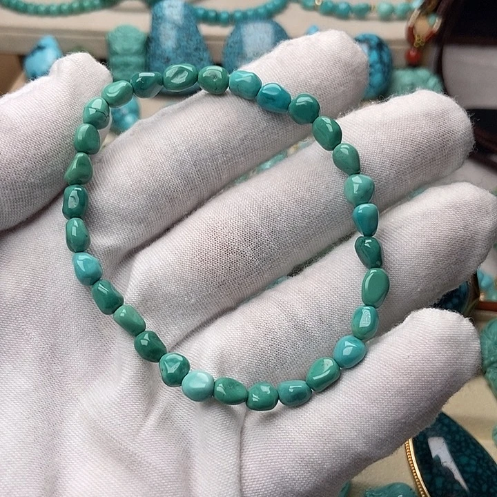 绿松石未镶嵌颈饰