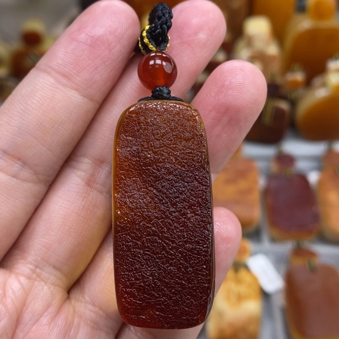 蜜蜡未镶嵌珠宝奇石