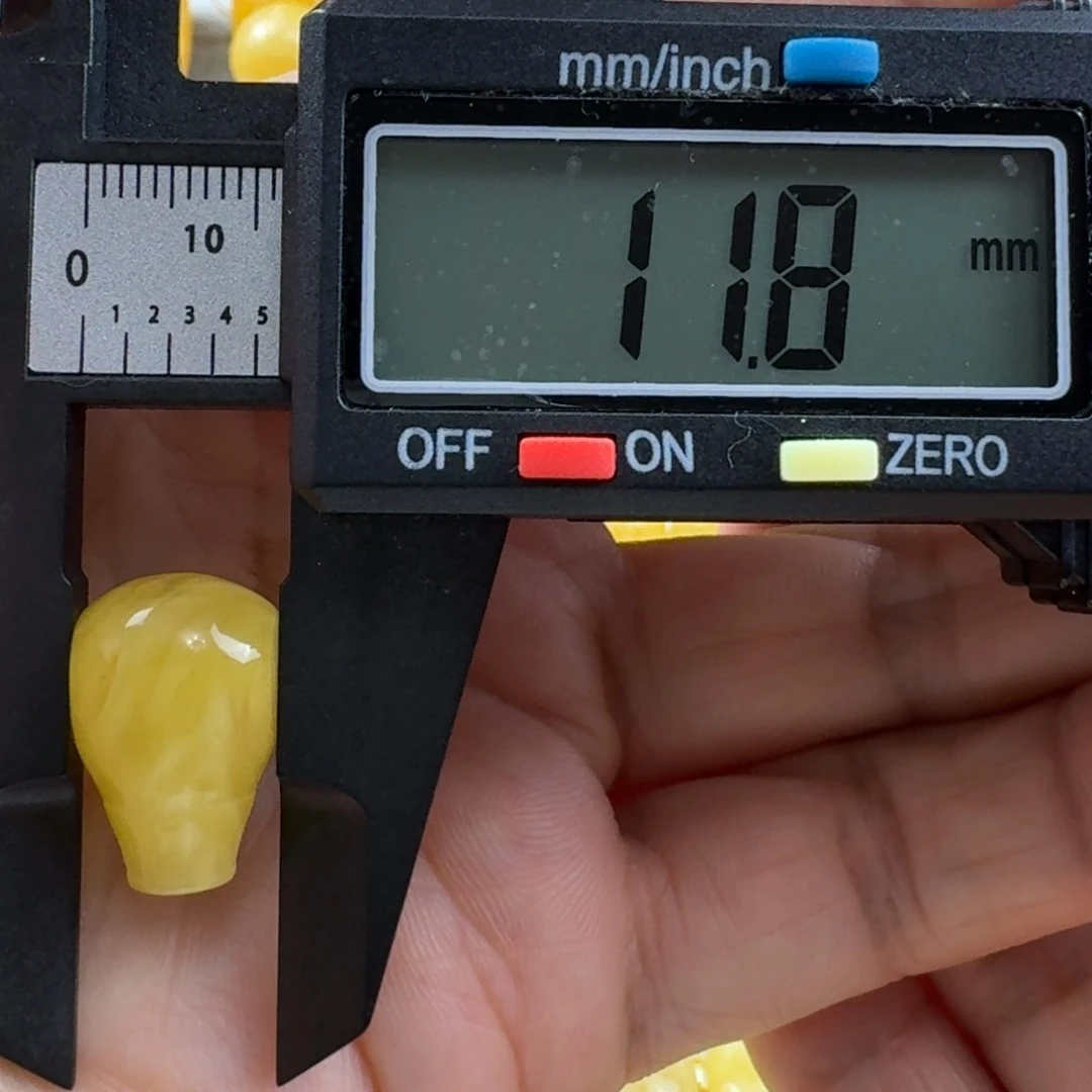 蜜蜡未镶嵌裸石23杂