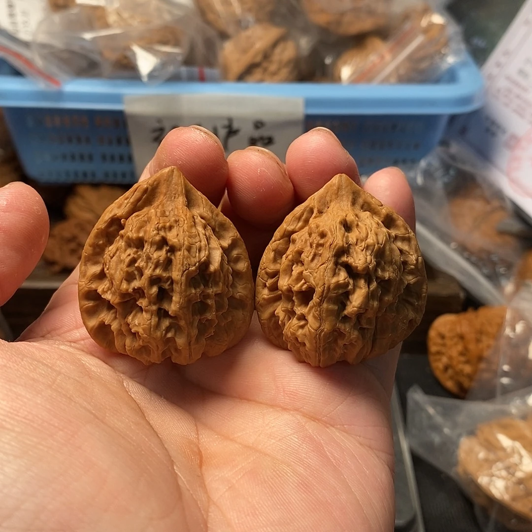 1文玩核桃血龙鸡心36-418