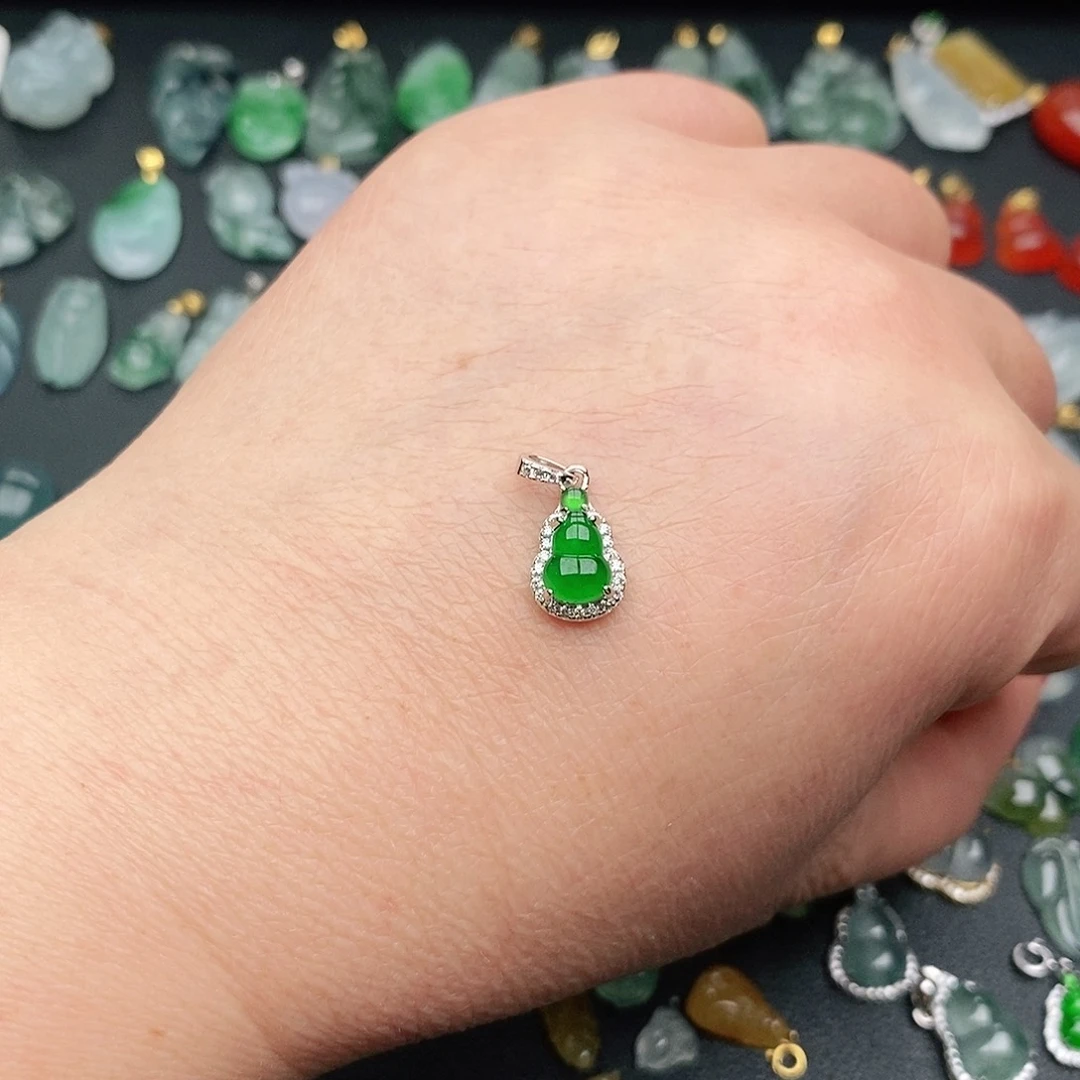 翡翠吊坠(不含链)银S925镶嵌青**衿吊坠