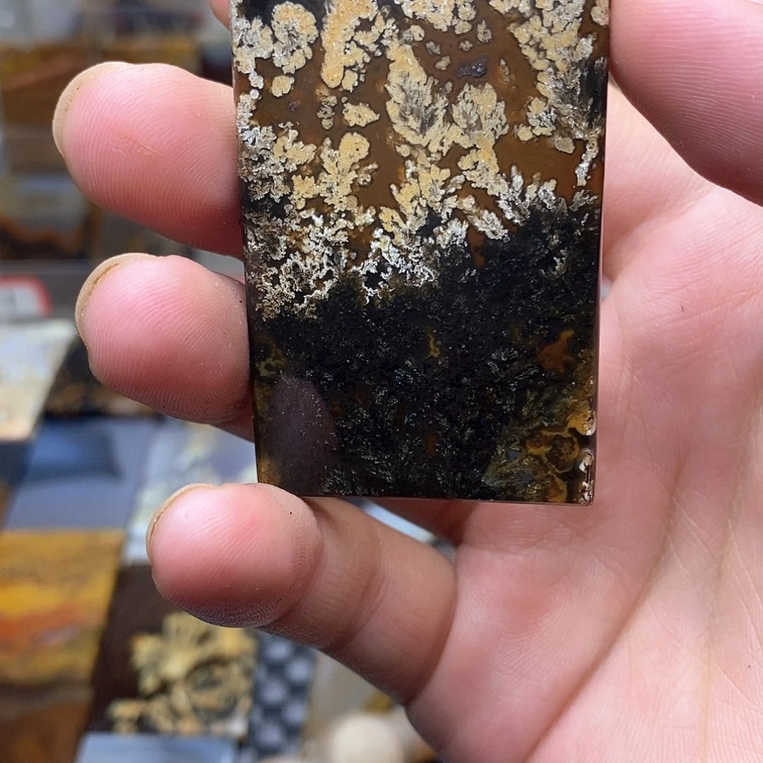 赵***.未镶嵌玛瑙/玉髓珠宝半成品