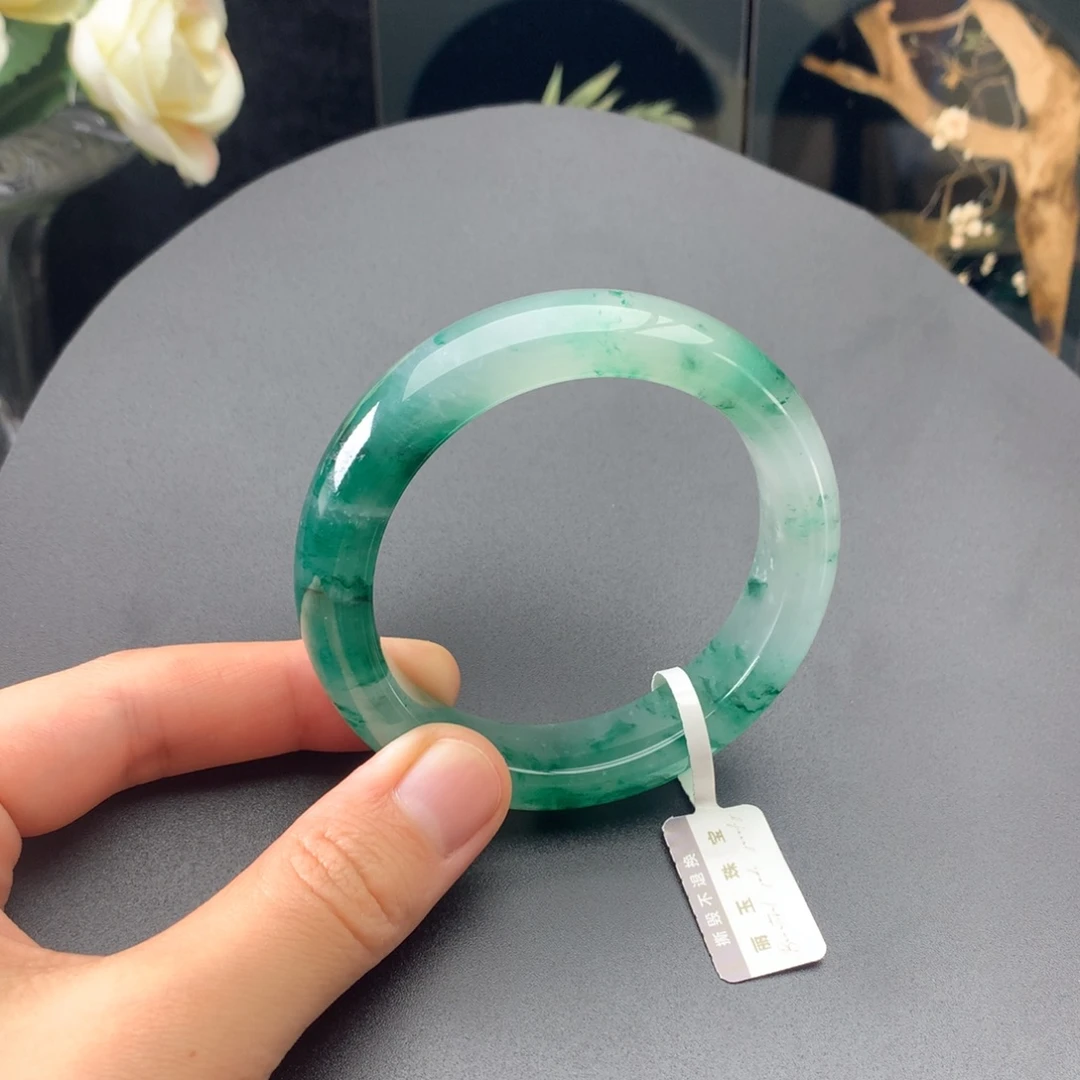 石英质玉（非洲翠）合金手镯