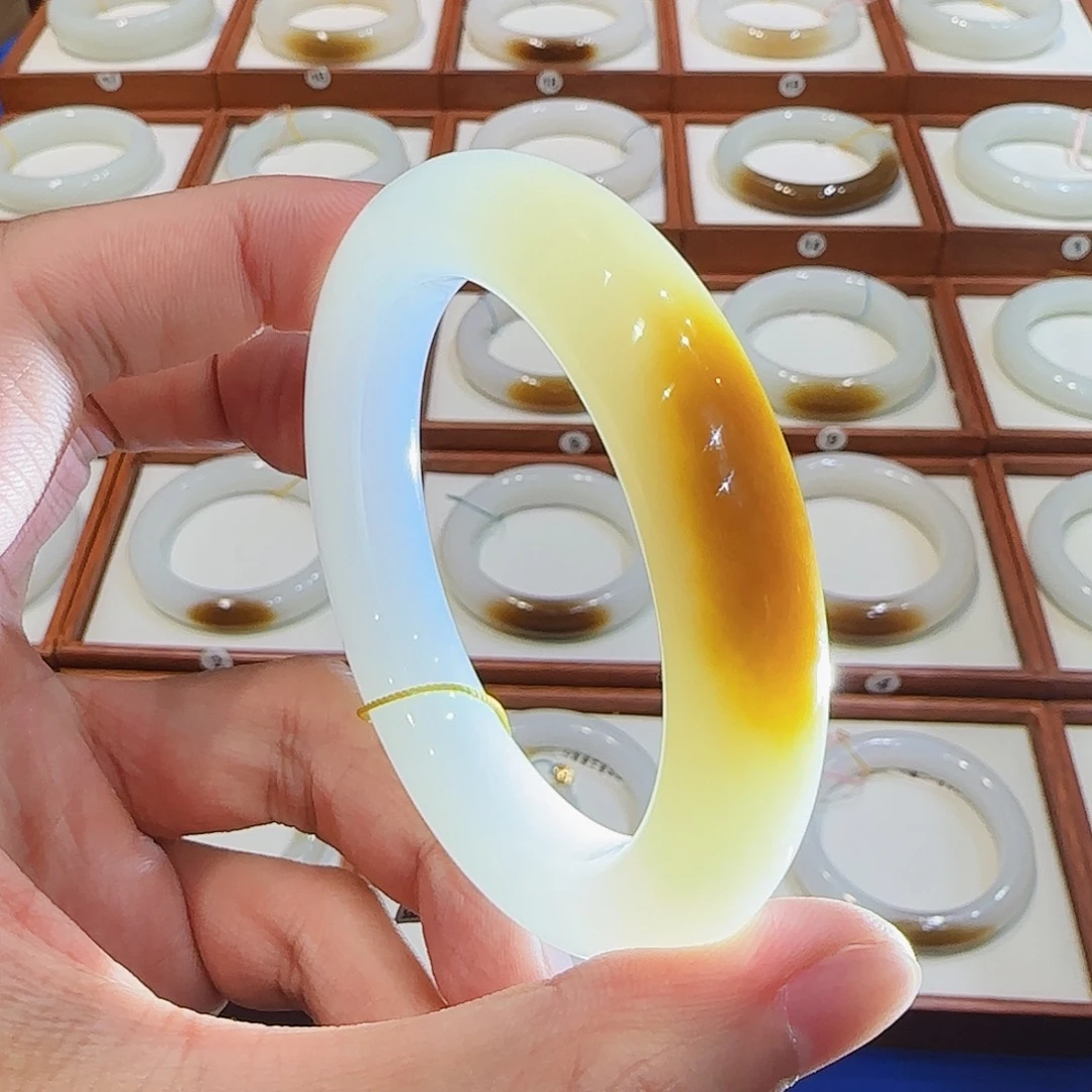 和田玉未镶嵌手镯且末