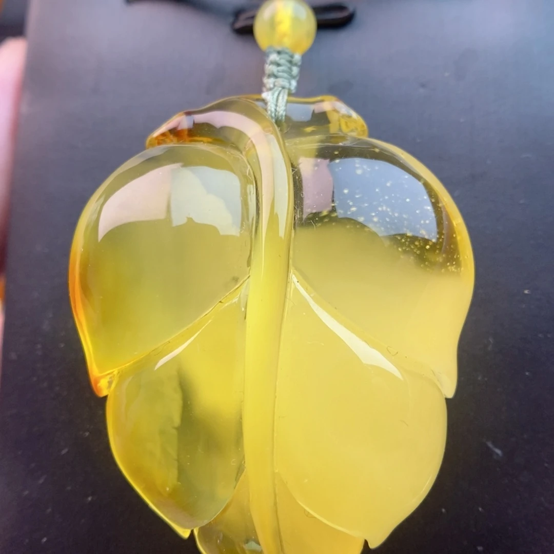 未镶嵌颈饰琥珀金包蜜