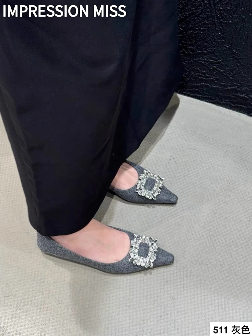 （511）时尚百搭平底水钻方扣单鞋