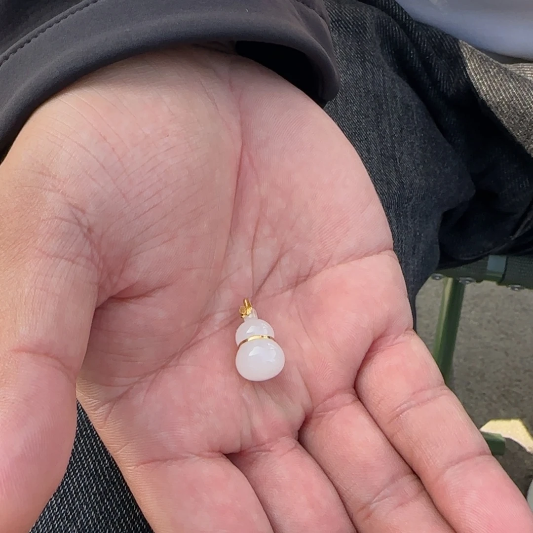 和田玉18K金镶嵌颈饰