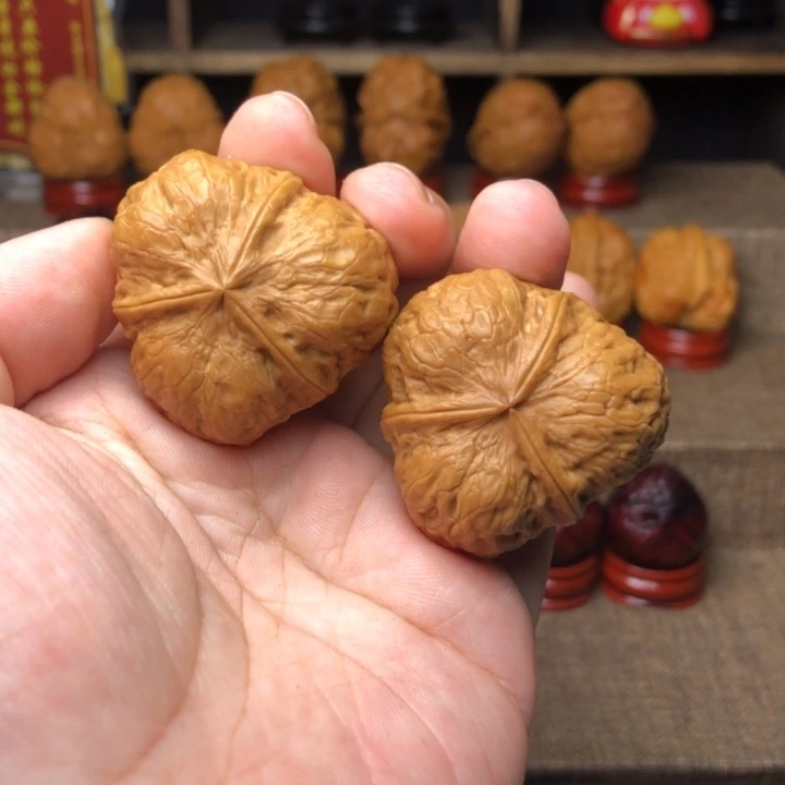 文玩核桃把件21糖三角