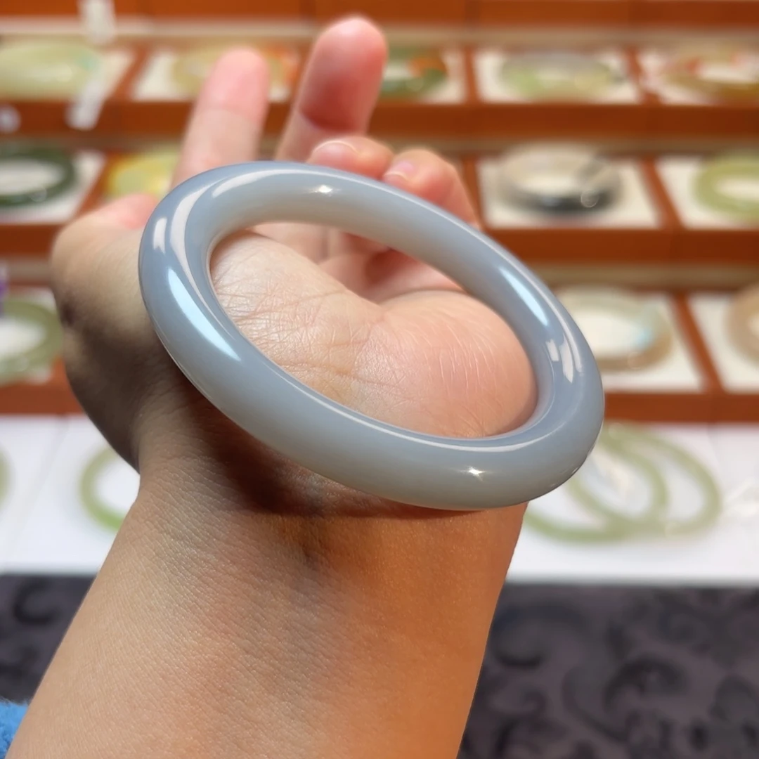 和田玉未镶嵌手镯香芋紫圆条手镯