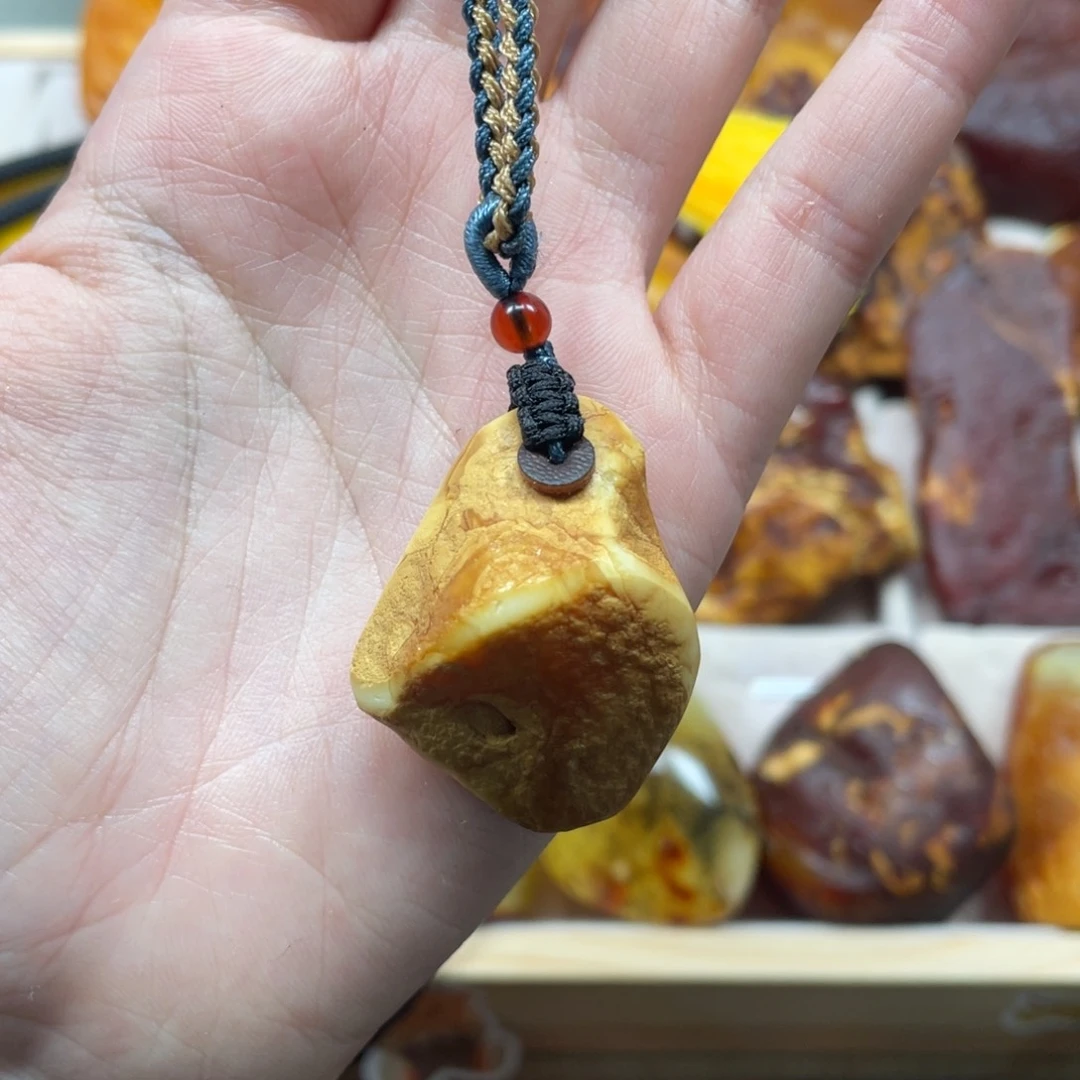 琥珀珠宝奇石未镶嵌