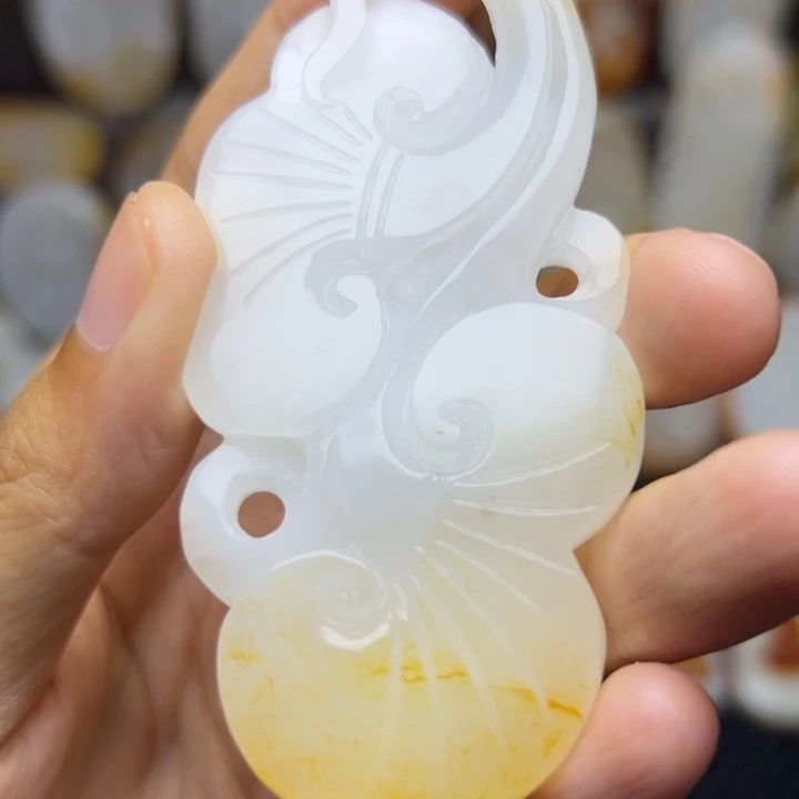 和田玉未镶嵌颈饰