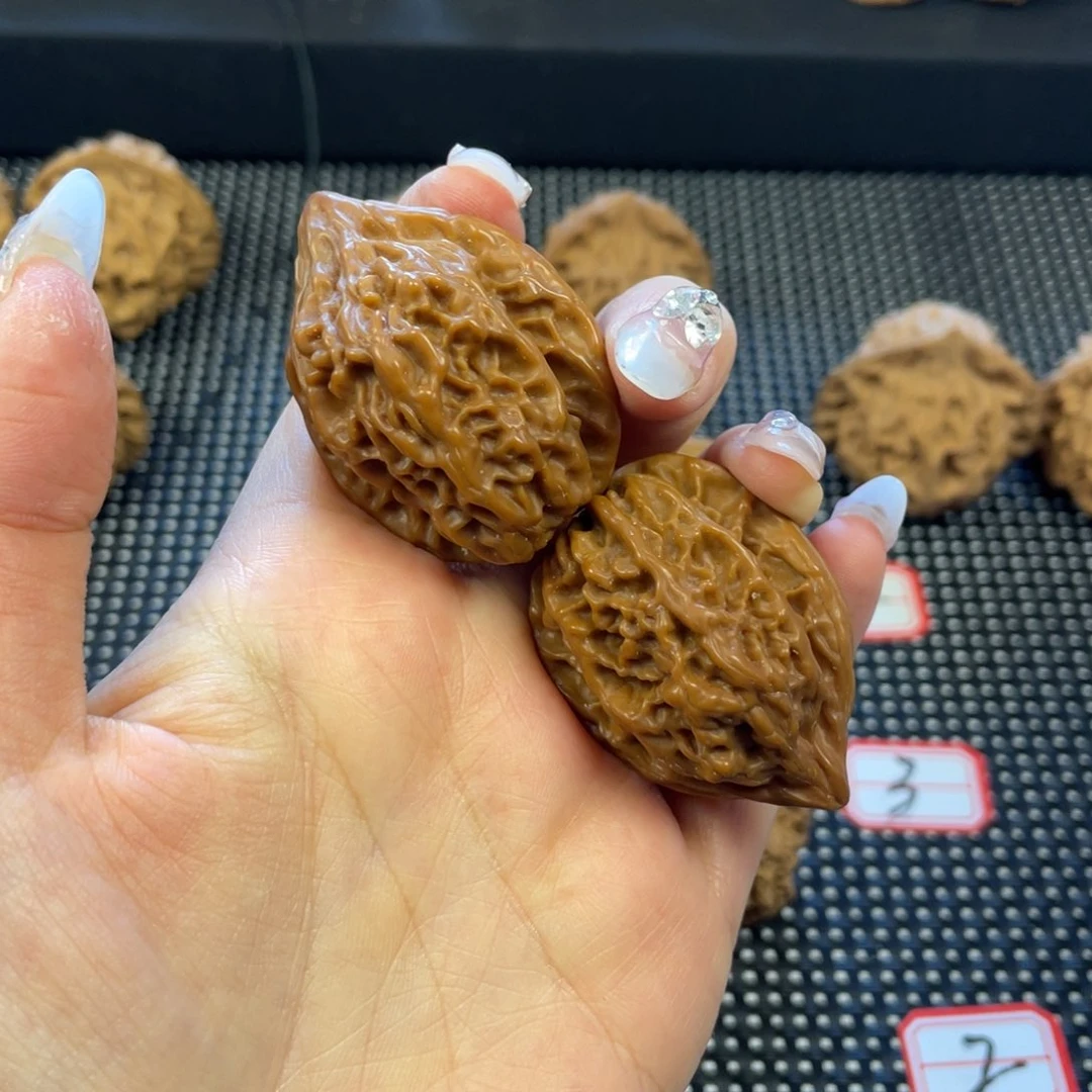 大*哥秦岭小王文玩核桃