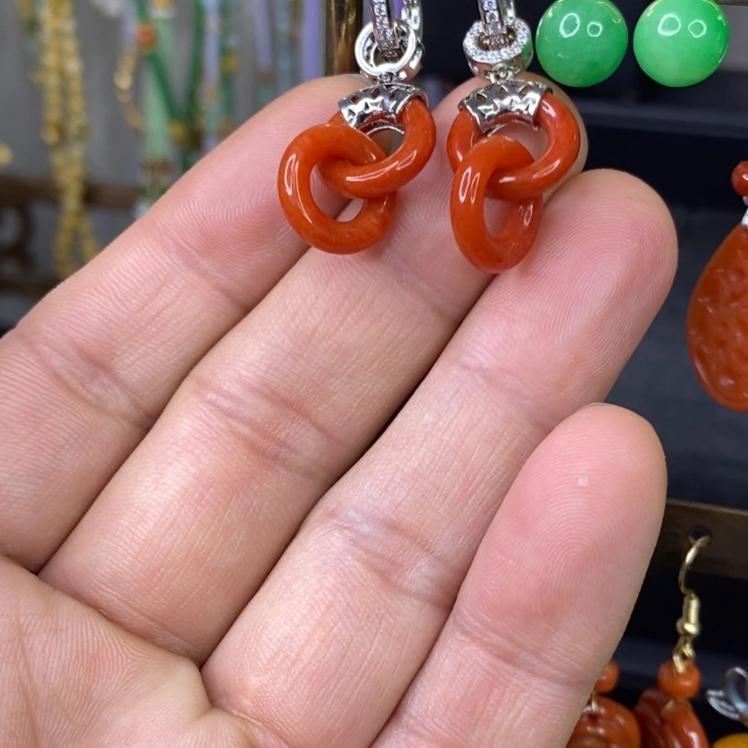 颈饰未镶嵌翡翠耳饰