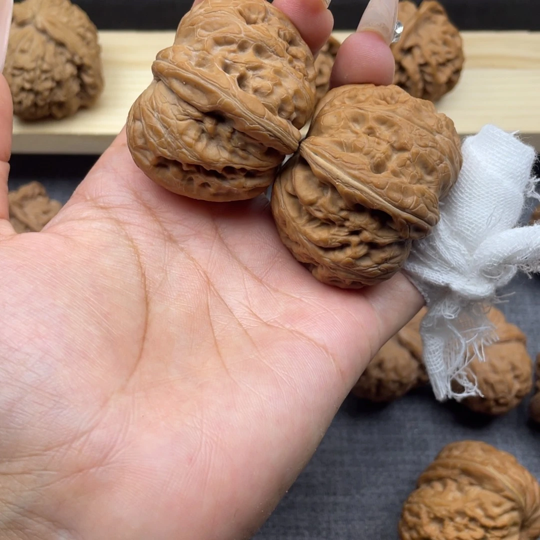 步***生文玩核桃把件元宝46