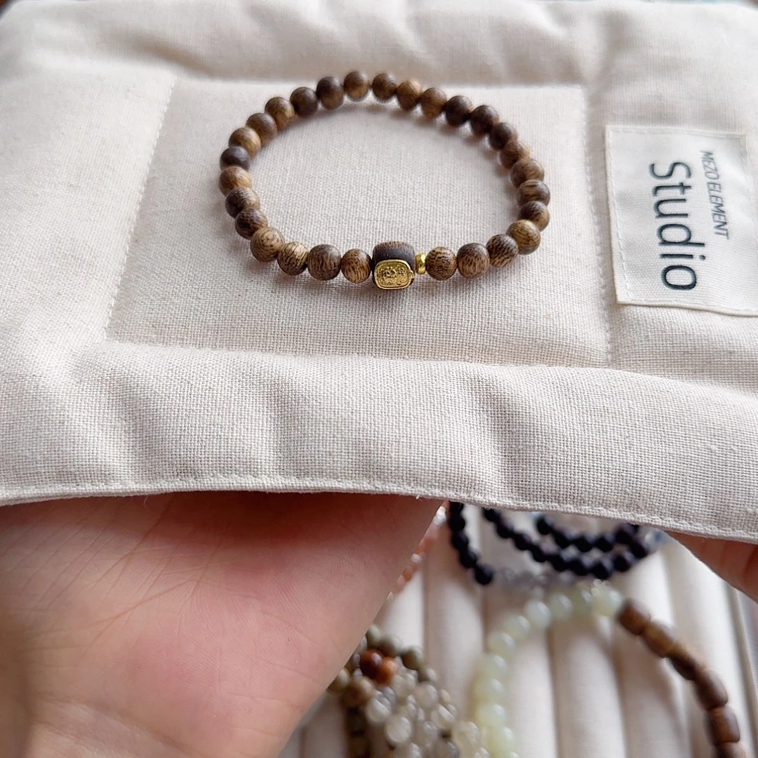 水晶手串未镶嵌沉香6m 无折扣