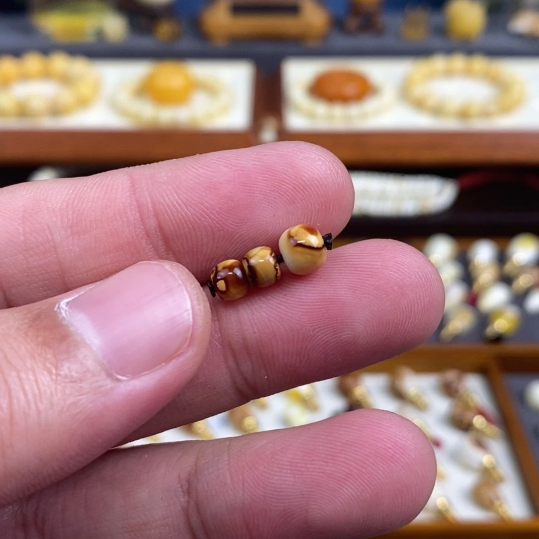 蜜蜡未镶嵌裸石配饰老型套装尺寸6.6腰珠尺寸5,2