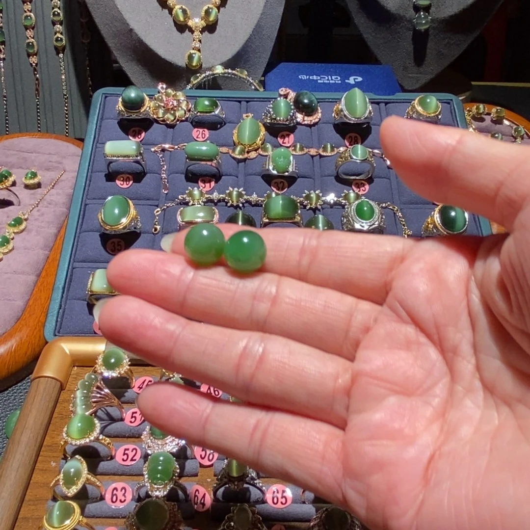 和田玉颈饰未镶嵌酒*