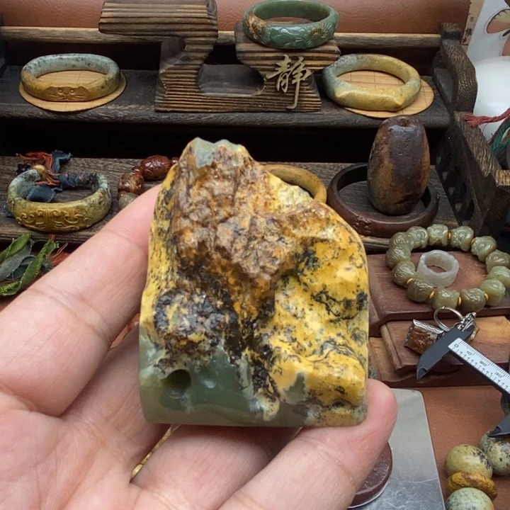 未镶嵌岫岩河磨玉（透闪石质玉）挂件仪*感