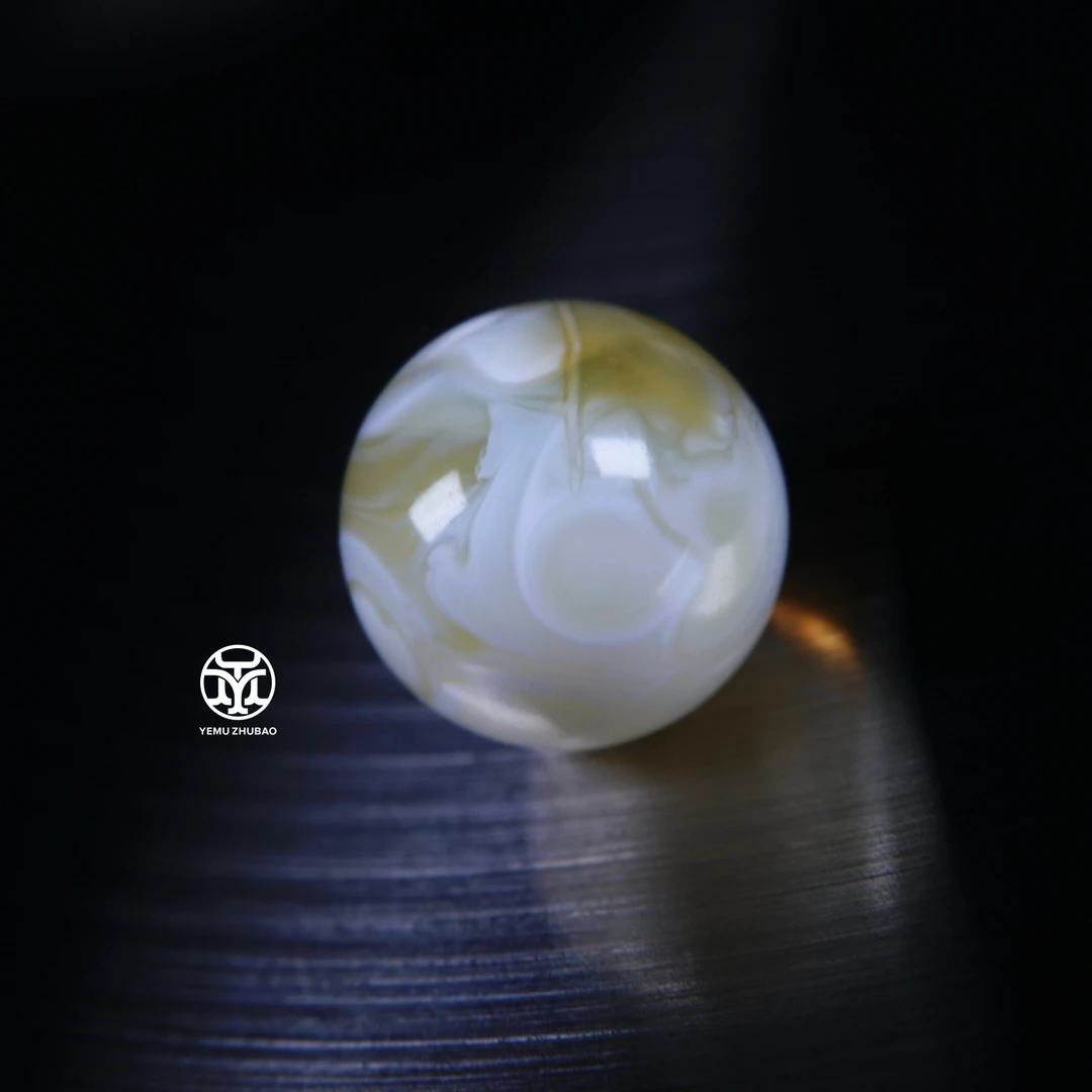（13.7mm）13毫米荧光眼纹溶洞圆珠配珠 一物一拍 天然俄料琥珀蜜蜡