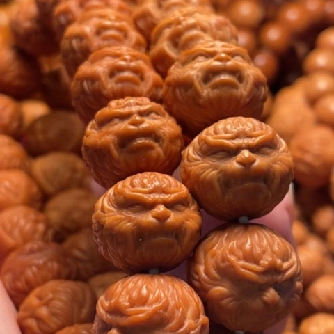 猴头核桃手串人***碎舞台