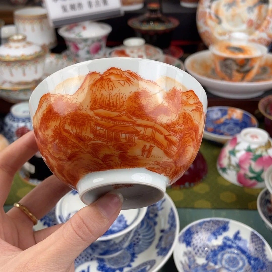 陶瓷的设计师是一个
