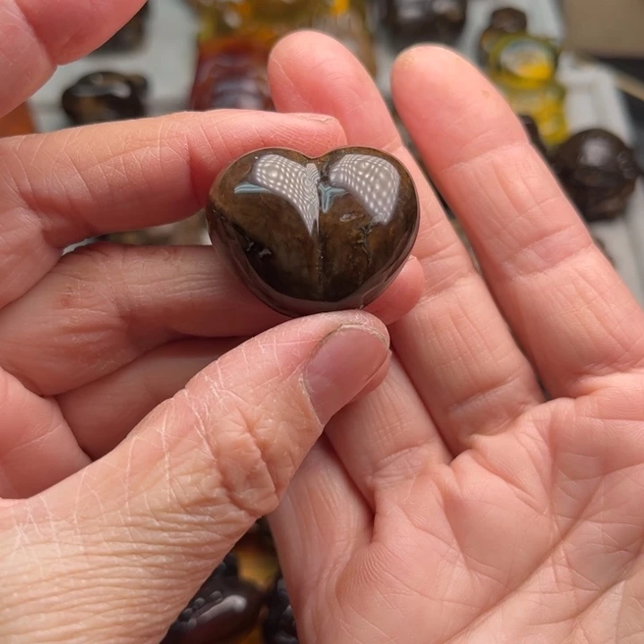 琥珀未镶嵌颈饰74