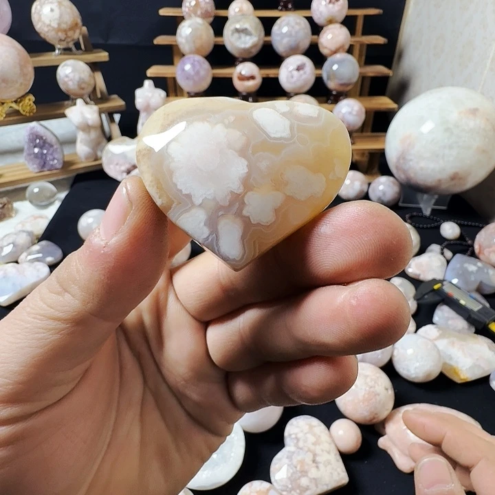 石材天然樱花马瑙爱心摆件