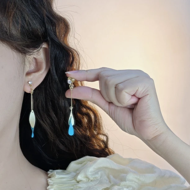 合金耳饰 小清新蓝白撞色长款吊坠耳环森系仙美无耳洞蚊香盘耳夹