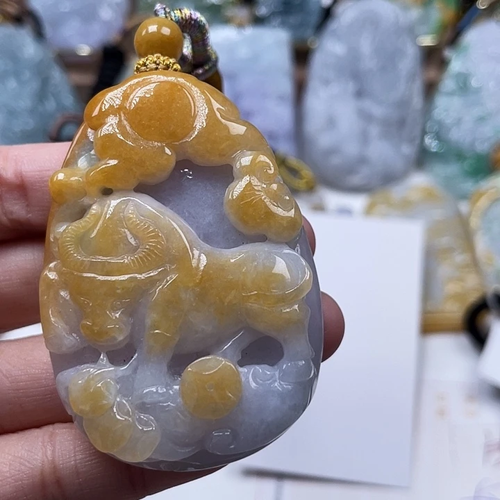 紫***来颈饰未镶嵌翡翠天然