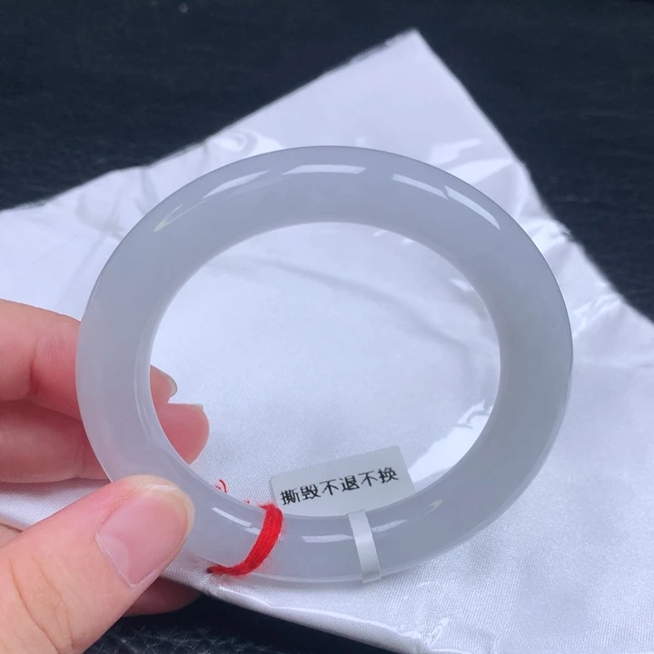 翡翠手镯（圆镯）未镶嵌
