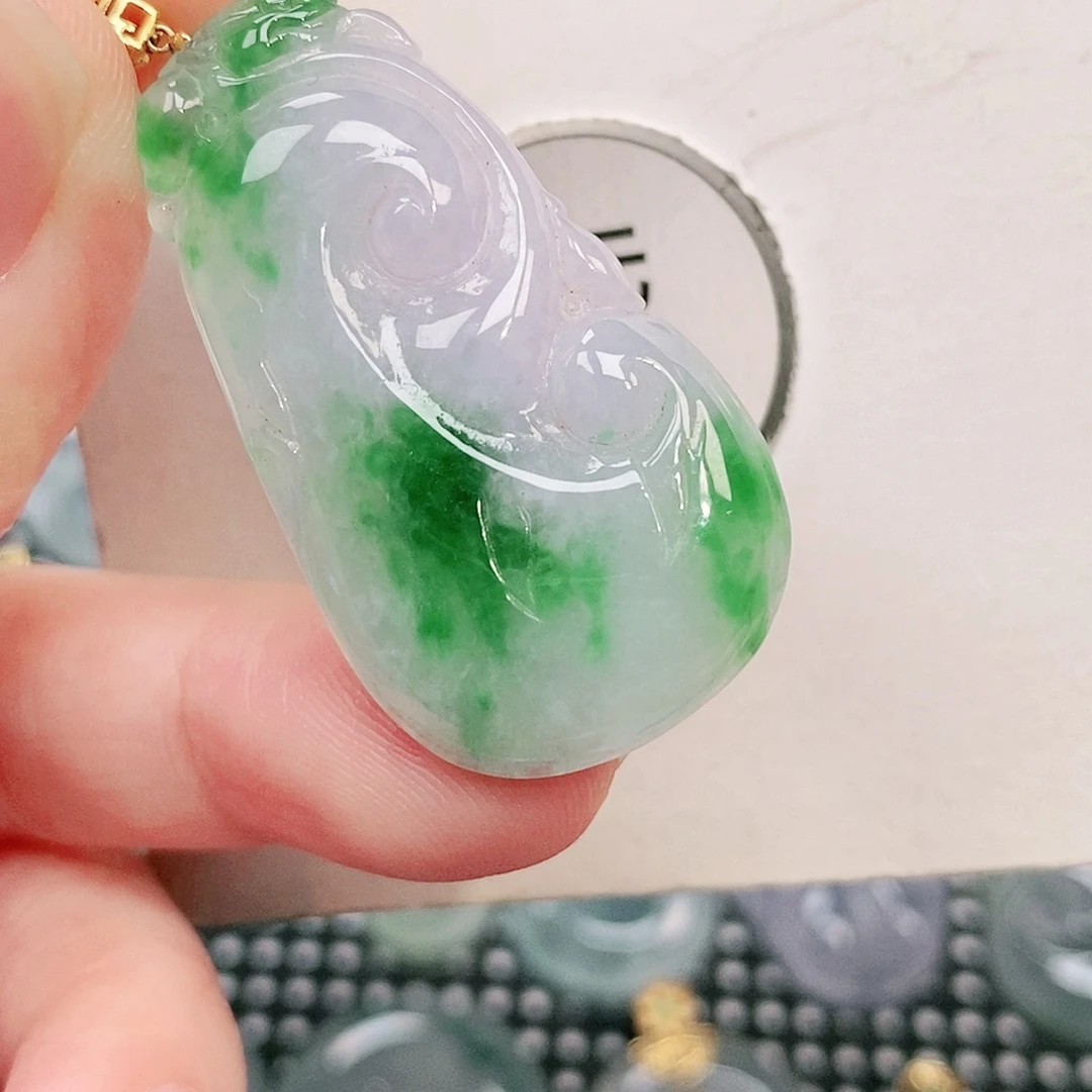 翡翠18K金镶嵌颈饰