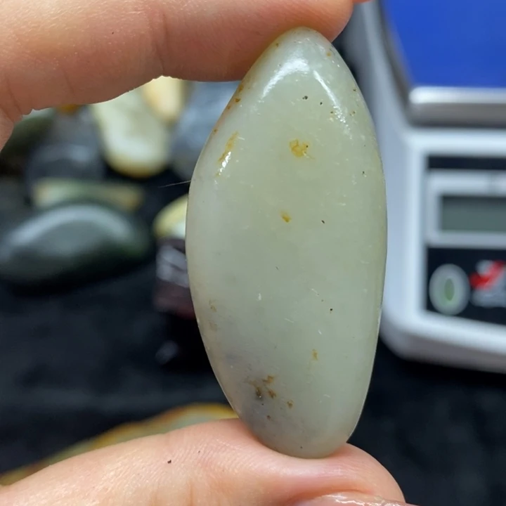 未镶嵌和田玉（糖玉）挂件