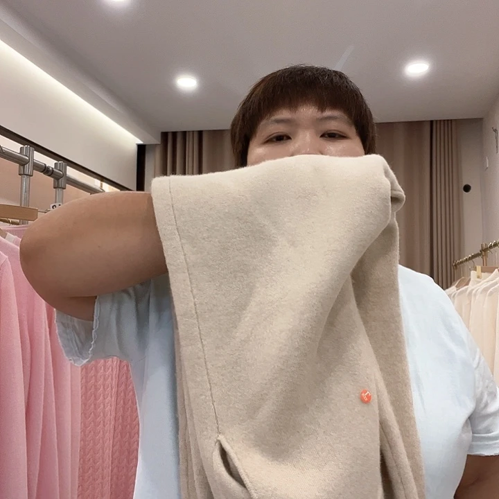 米色直筒裤最小码