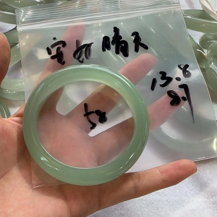 安***天东陵石手镯未镶嵌