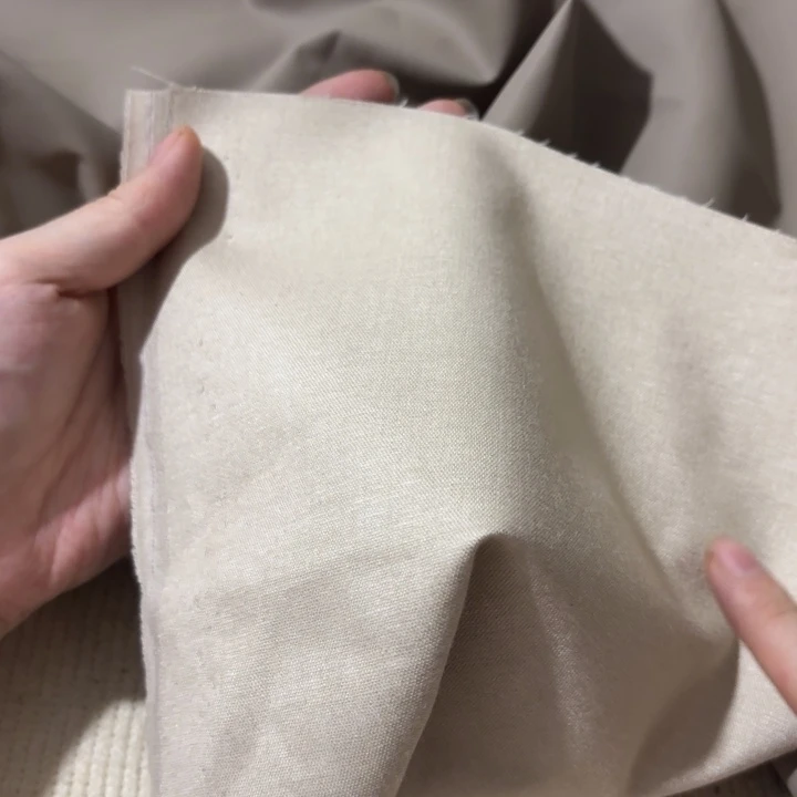 混纺奶茶灰棉底1米。
