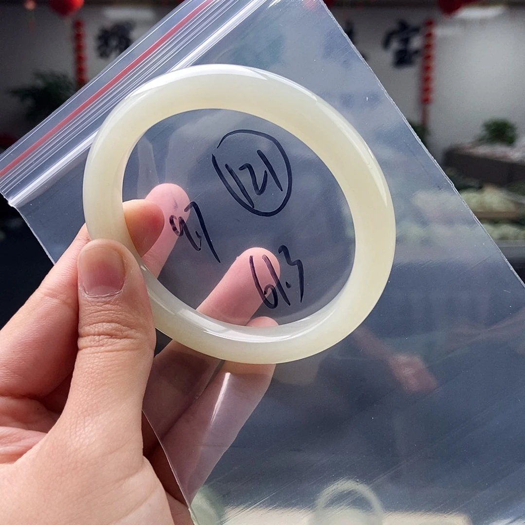 和田玉颜色多样性发拍一发一未镶嵌