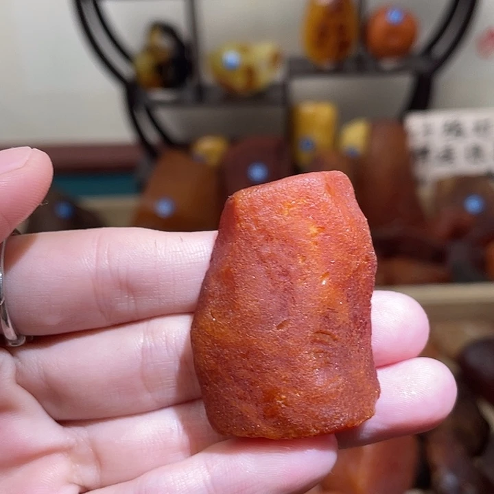琥珀未镶嵌珠宝奇石吊坠