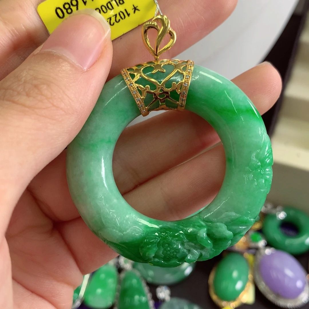 吊坠(不含链)18K金镶嵌翡翠