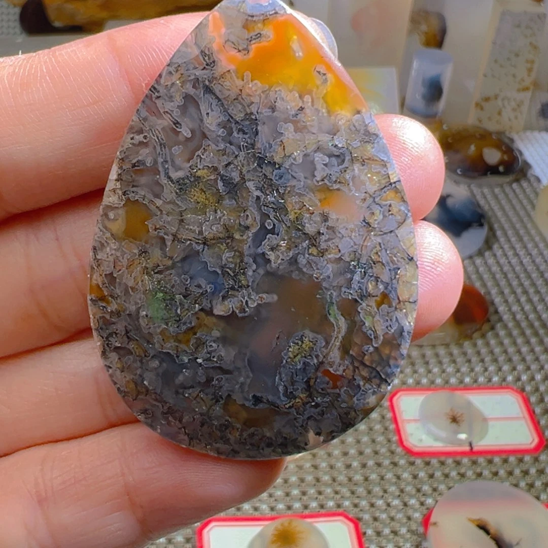 玛瑙/玉髓颈饰未镶嵌