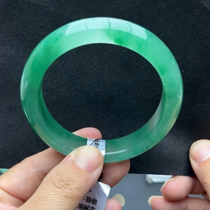 石英质玉未镶嵌手镯59.9