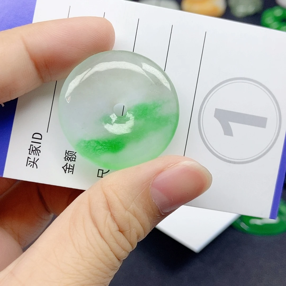 翡翠未镶嵌颈饰扣子