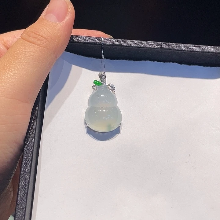 翡翠18K金镶嵌颈饰翡翠挂件