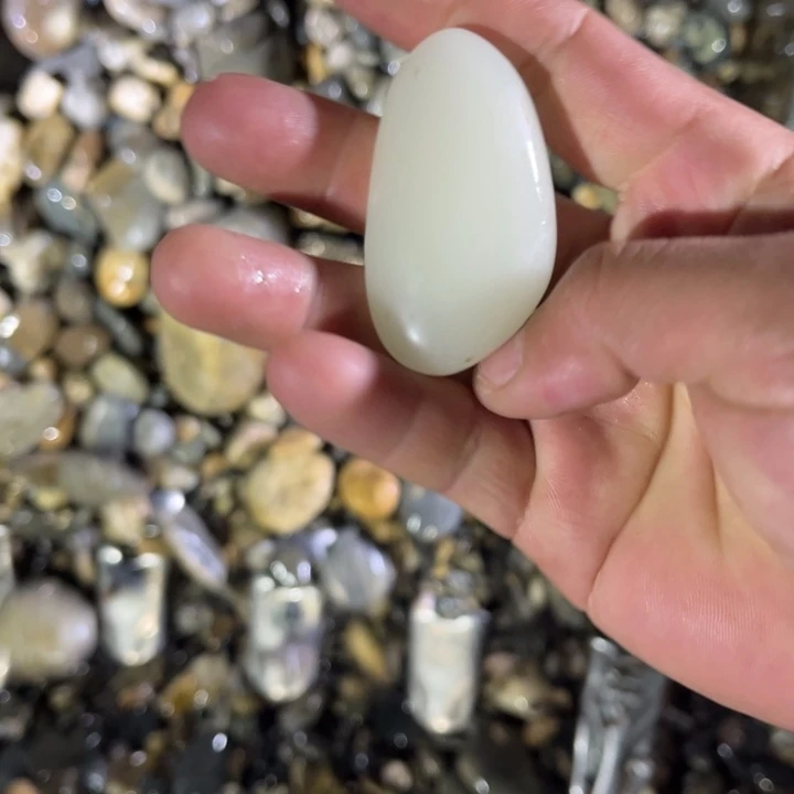 未镶嵌和田玉（糖玉）珠宝奇石