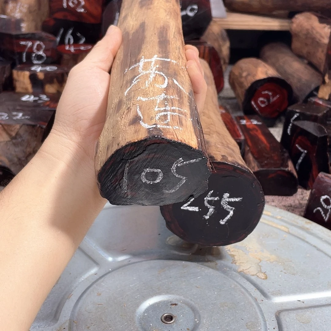 交趾黄檀（大红酸枝）