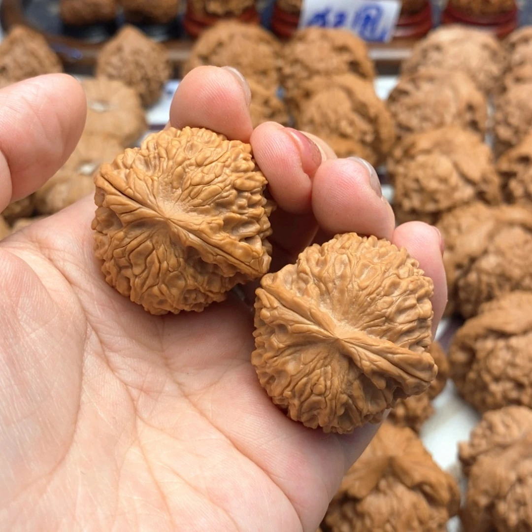 【闪购商品】文玩核桃吊坠在****磊356号龙珠