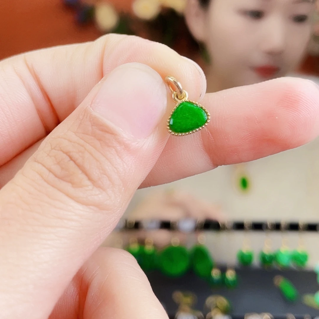 翡翠未镶嵌耳饰饰品