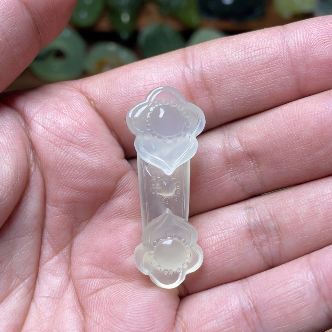 蛇纹石玉未镶嵌挂件