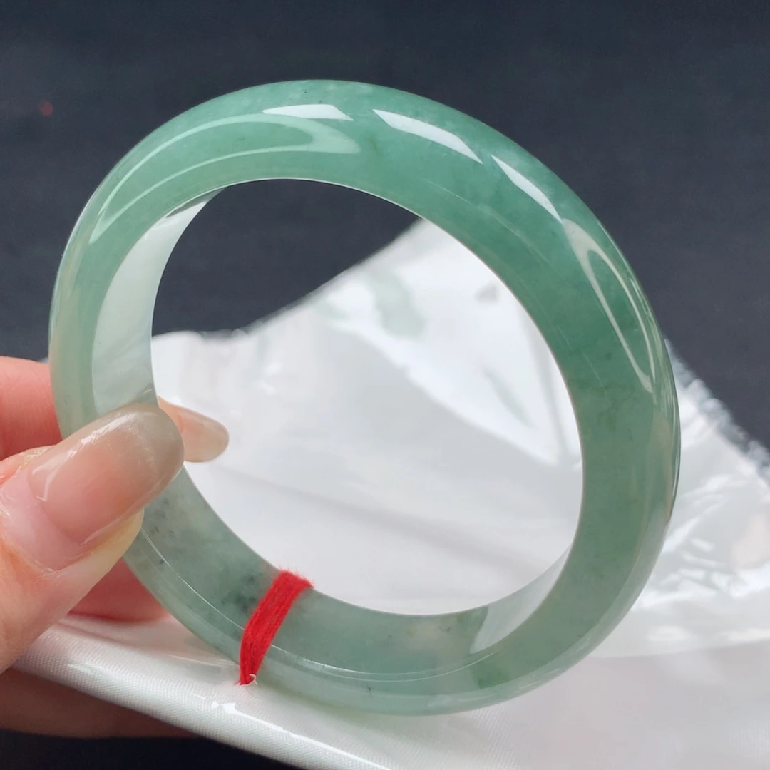 翡翠手镯未镶嵌，22号，小轮胎