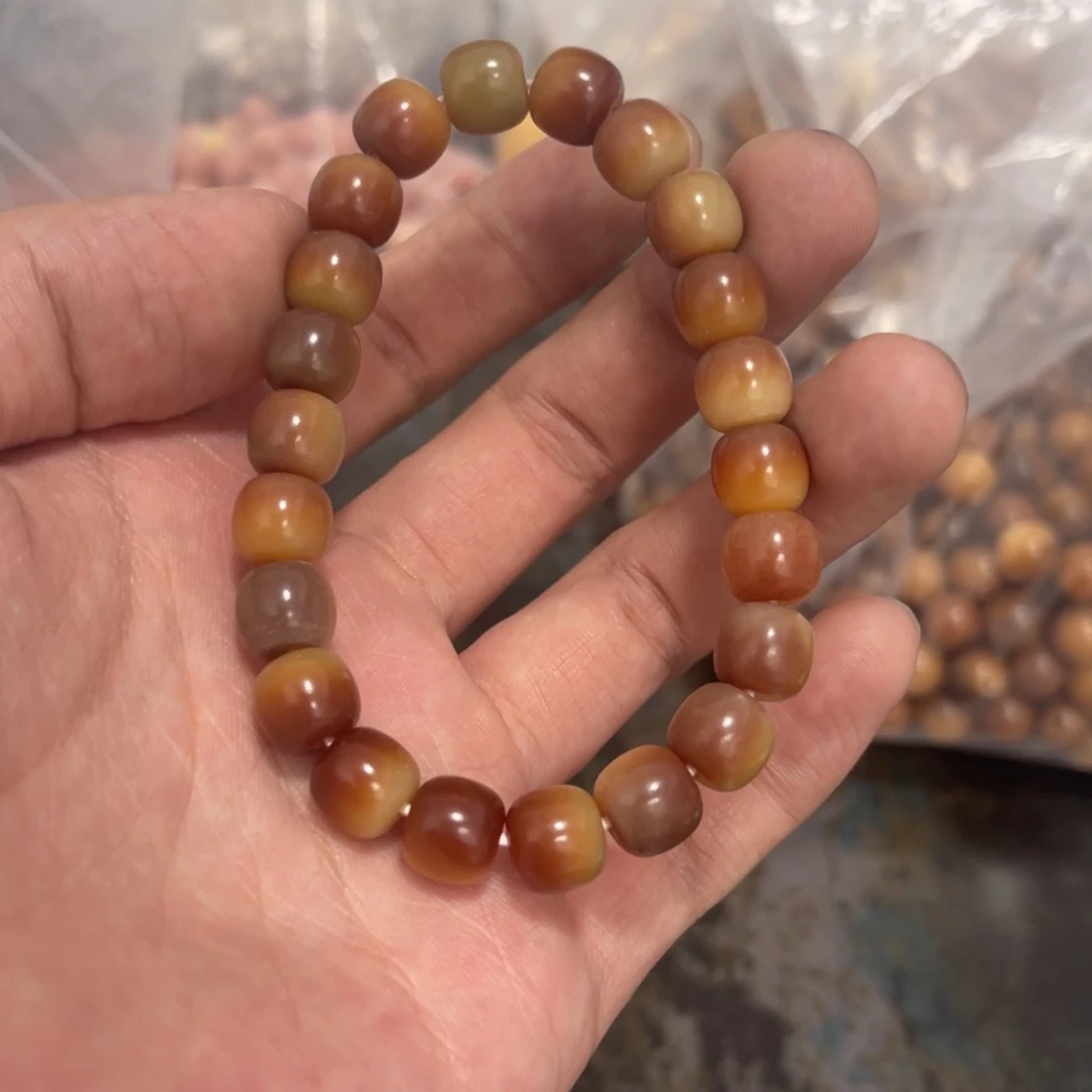 吊坠白玉菩提q10/100+10颗朝阳暖橘桶