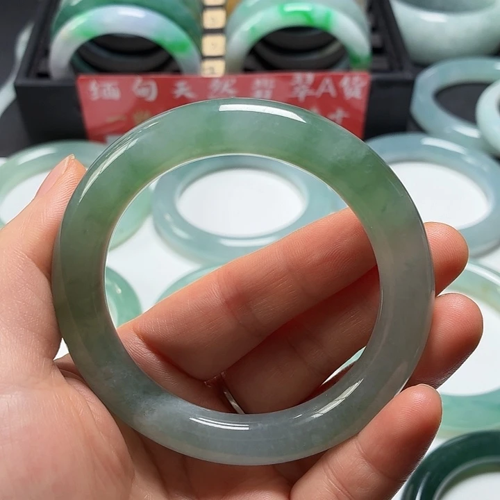 董***丫翡翠未镶嵌手镯缅甸天然翡翠手镯Ａ货55圆条微瑕